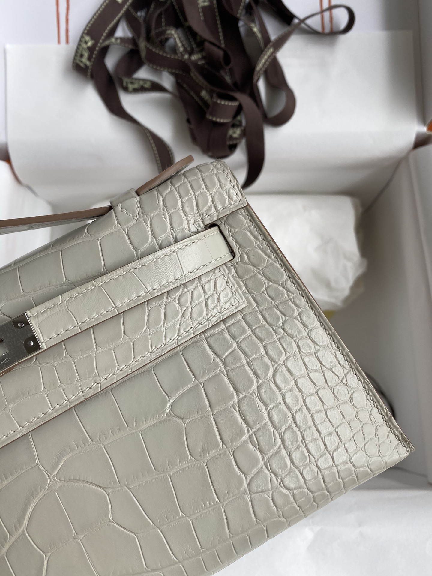 Hermes Mini Kelly Pochette 22cm Bag In Beton Matte Alligator Leather